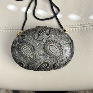 Whiting and Davis Clamshell Clutch Bag with Magnetic Closure 1980’s